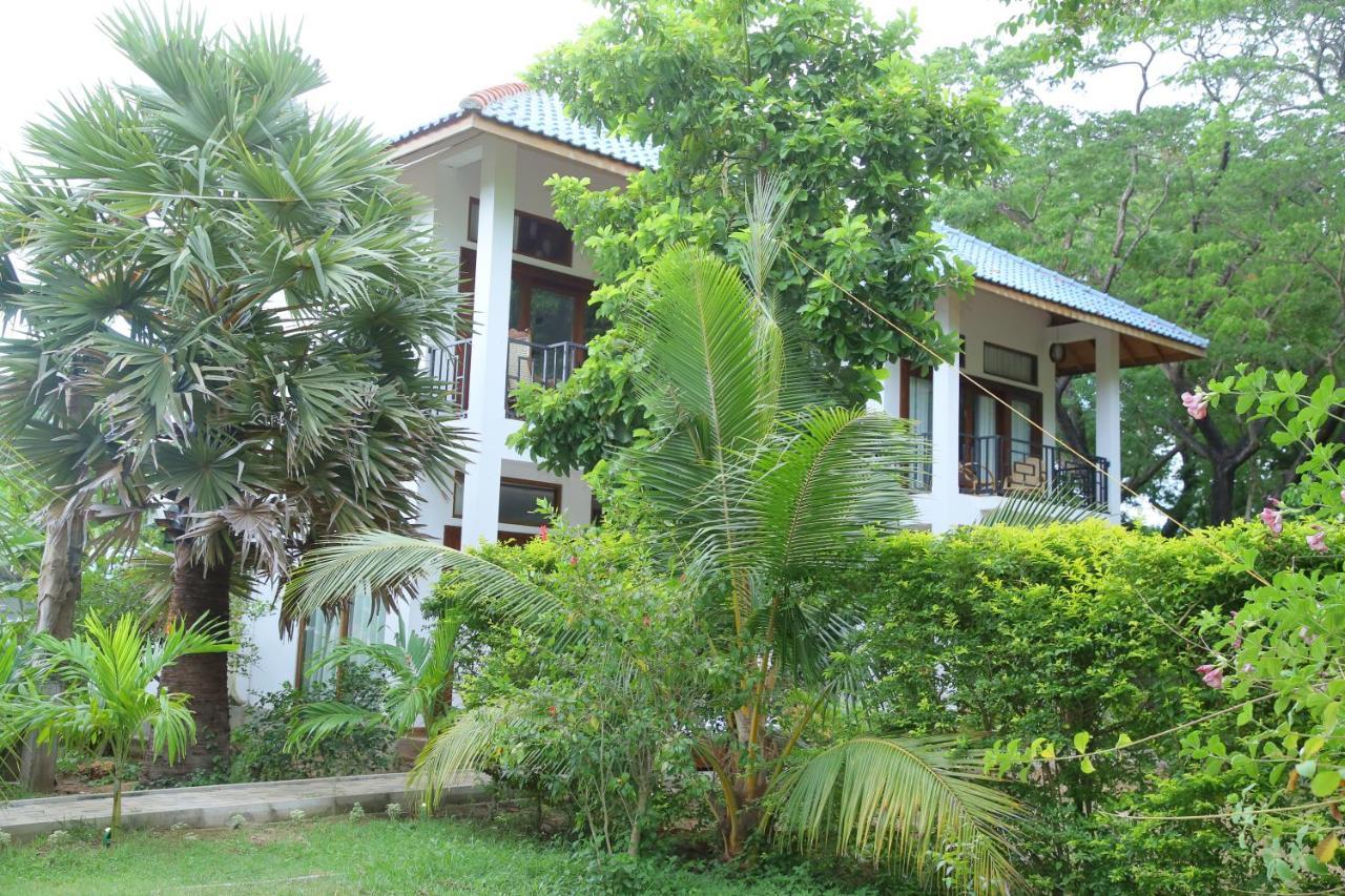 Gatetrees Resort Jaffna Exterior photo