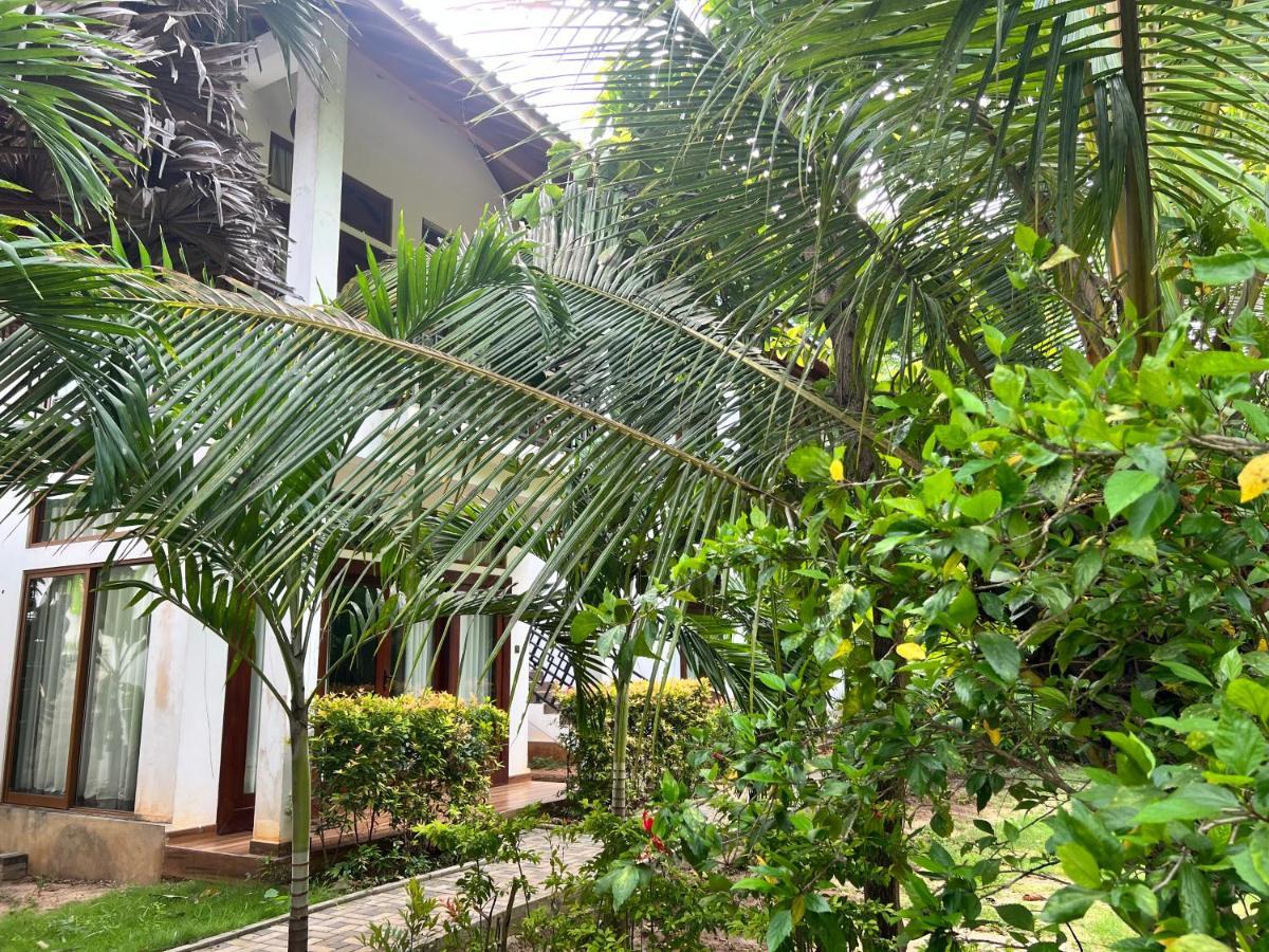 Gatetrees Resort Jaffna Exterior photo