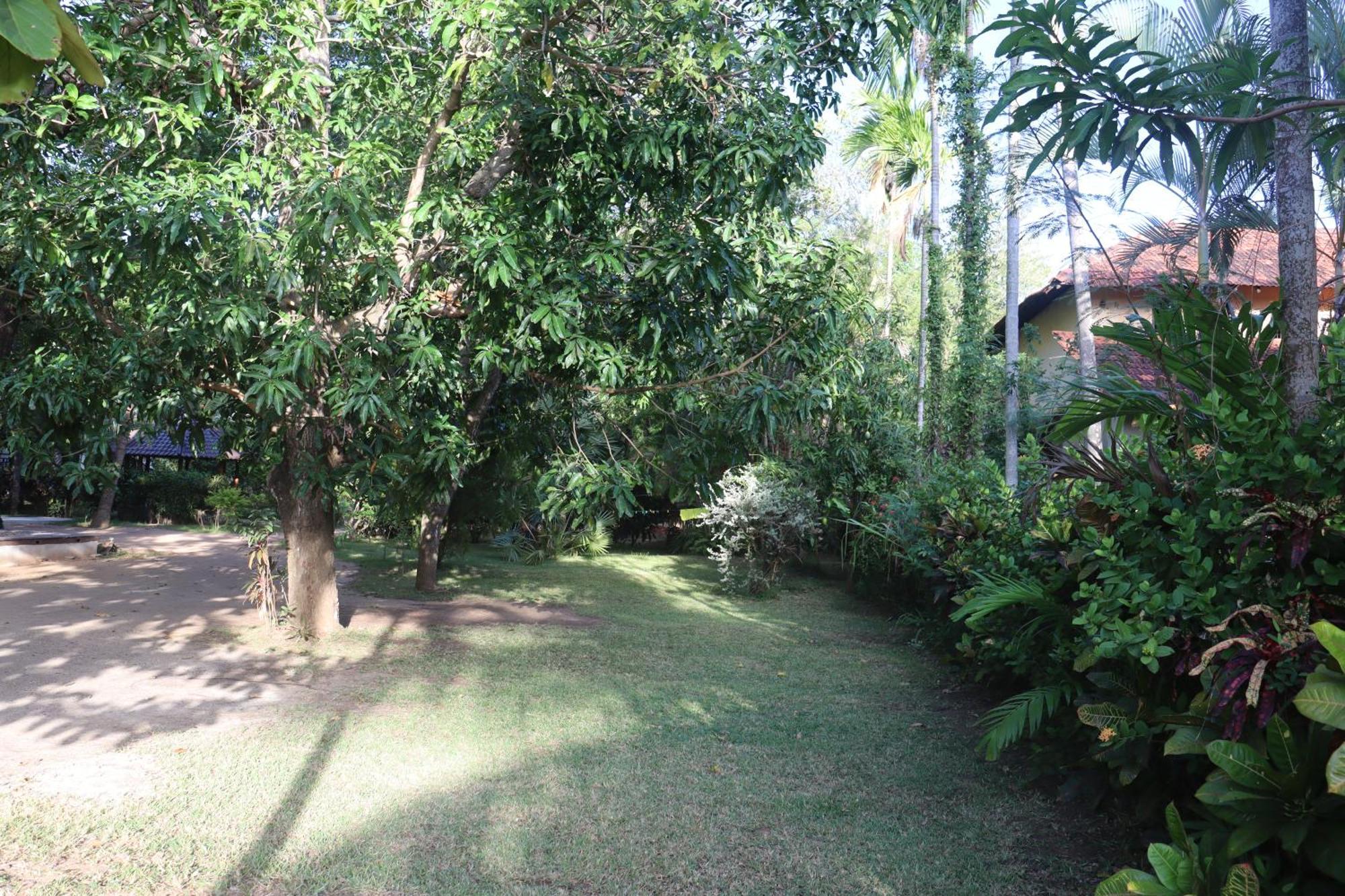 Gatetrees Resort Jaffna Exterior photo