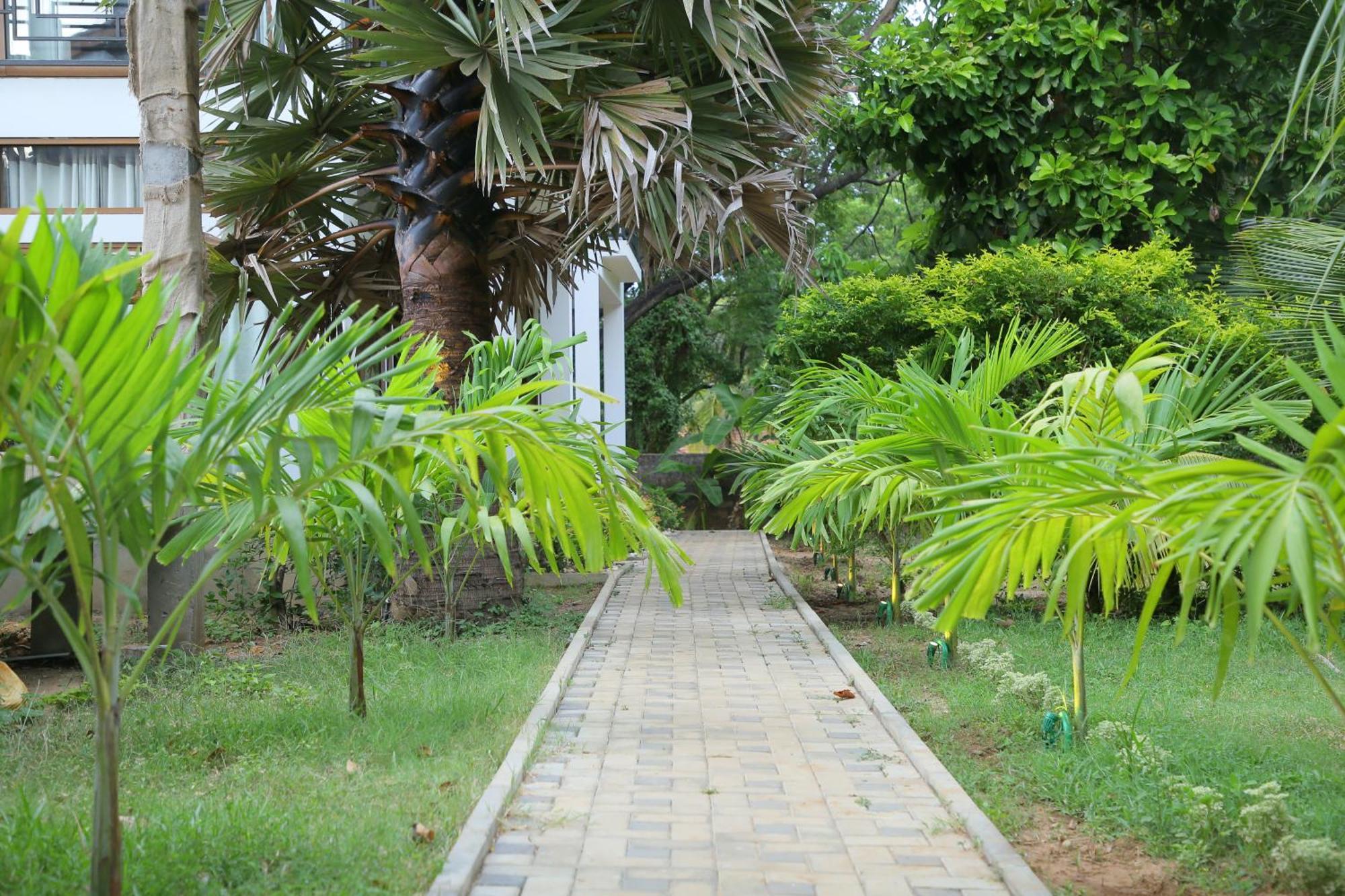 Gatetrees Resort Jaffna Exterior photo